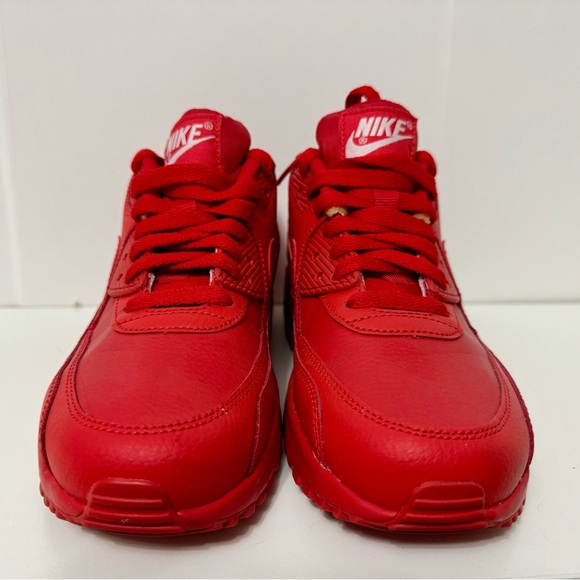 Almost new ALL RED Nike Air Max 90 - Youth Size 4.5, Women Size 6 - Picture 2 of 5